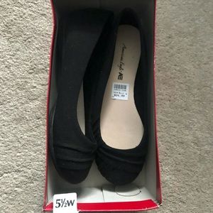 Black flats with front design
